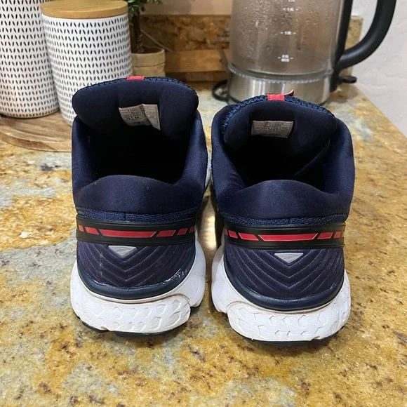 Brooks Ghost 11 size 10 - Picture 4 of 9